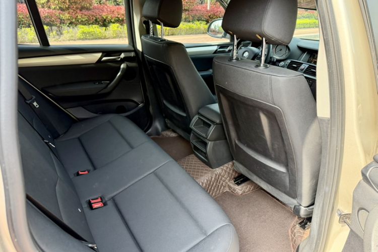 Used BMW X3 2016 sDrive20i Interior 11