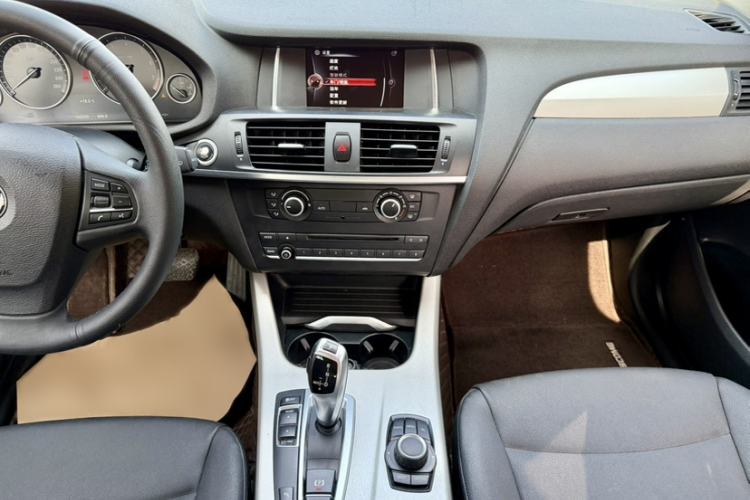Used BMW X3 2016 sDrive20i Interior 4
