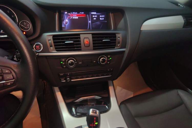 Used BMW X3 2016 sDrive20i Audio And AC Panel