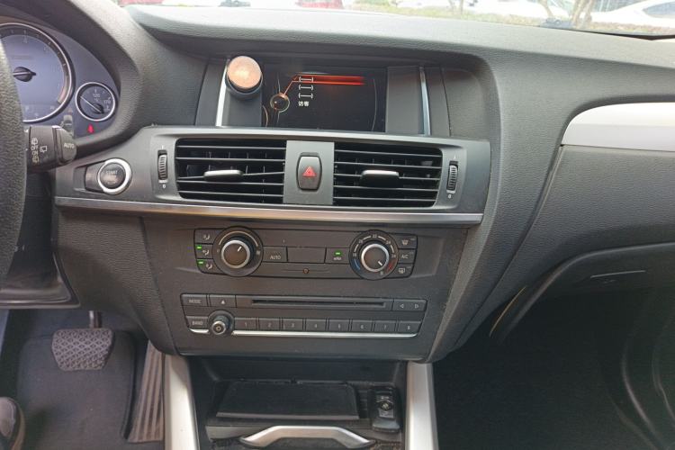 Used BMW X3 2016 sDrive20i Audio And AC Panel