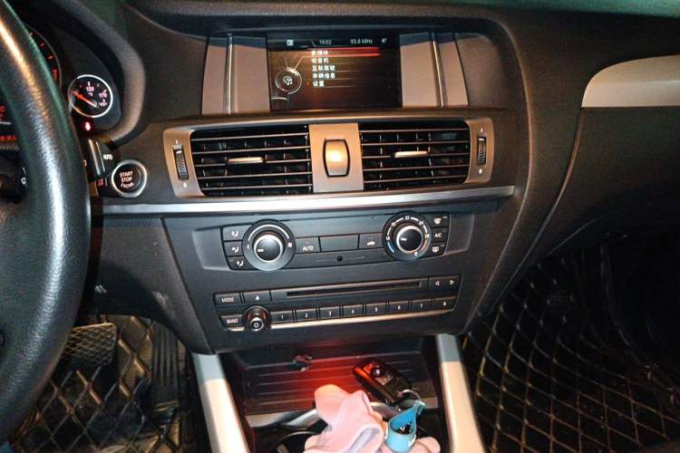 Used BMW X3 2016 sDrive20i Audio And AC Panel