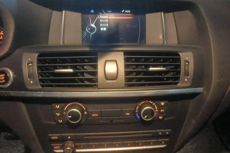 Used BMW X3 2016 sDrive20i Audio And AC Panel