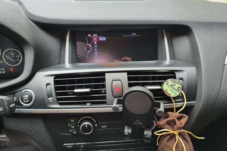 Used BMW X3 2016 sDrive20i Audio And AC Panel