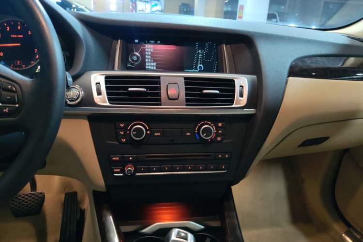 Used BMW X3 2016 sDrive20i Audio And AC Panel