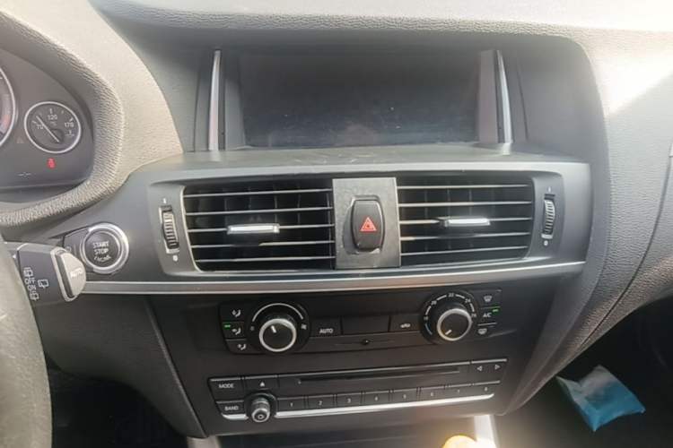 Used BMW X3 2016 sDrive20i Audio And AC Panel