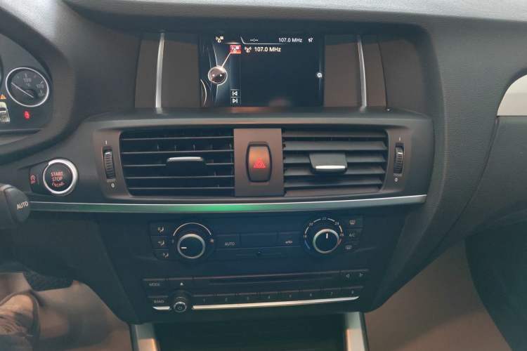 Used BMW X3 2016 sDrive20i Audio And AC Panel
