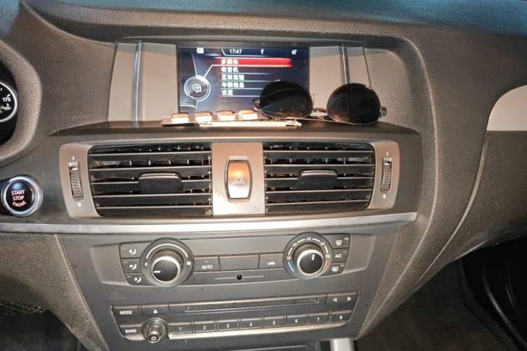 Used BMW X3  Audio And AC Panel