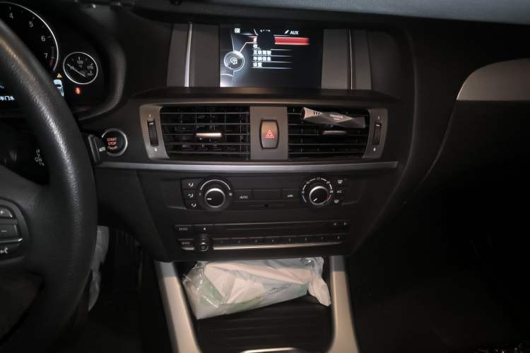 Used BMW X3 2016 sDrive20i Audio And AC Panel