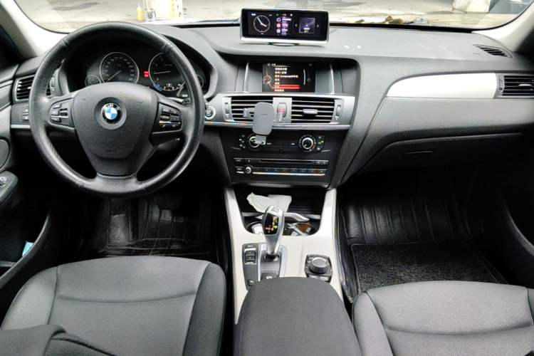 Used BMW X3 2016 sDrive20i Center Console