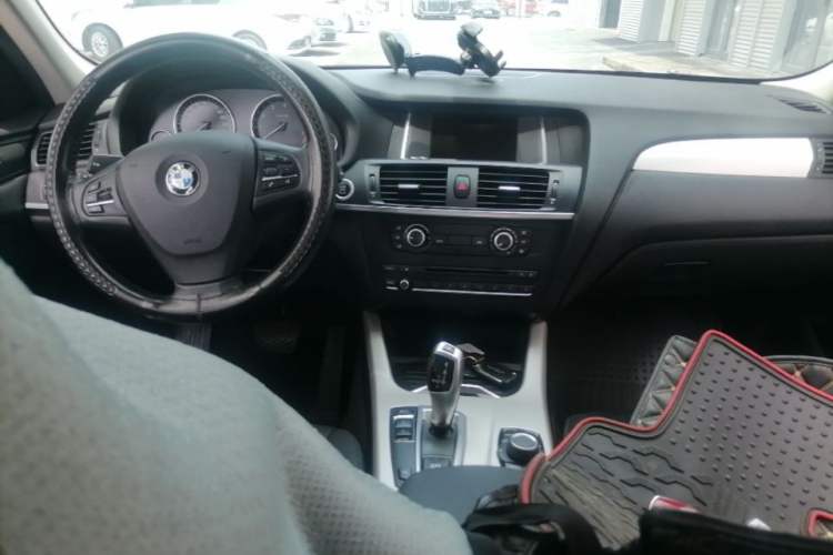 Used BMW X3 2016 sDrive20i Center Console