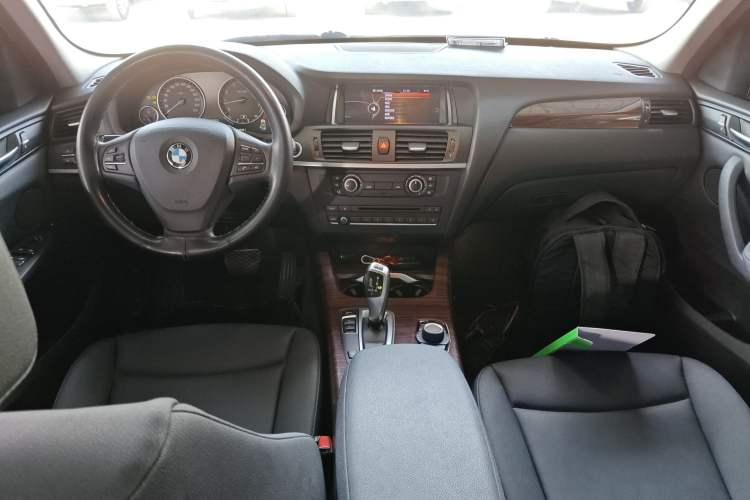 Used BMW X3 2016 sDrive20i Center Console