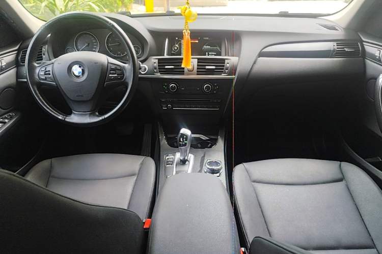 Used BMW X3 2016 sDrive20i Center Console