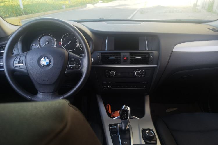 Used BMW X3 2016 sDrive20i Center Console