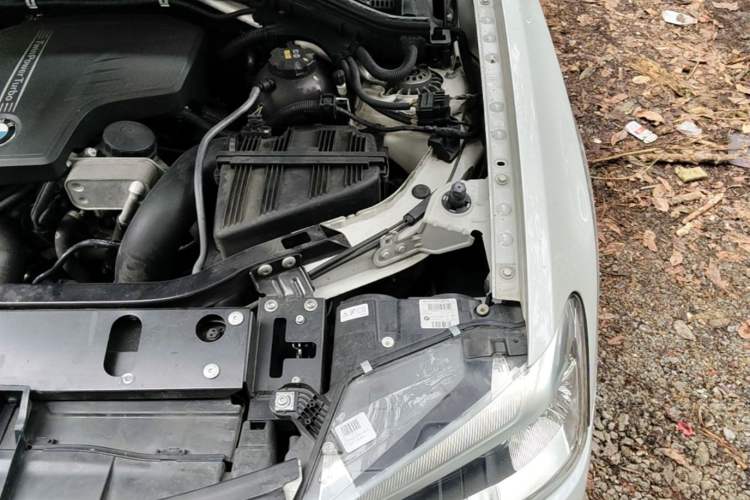 Used BMW X3 2016 sDrive20i Engine Bay Left