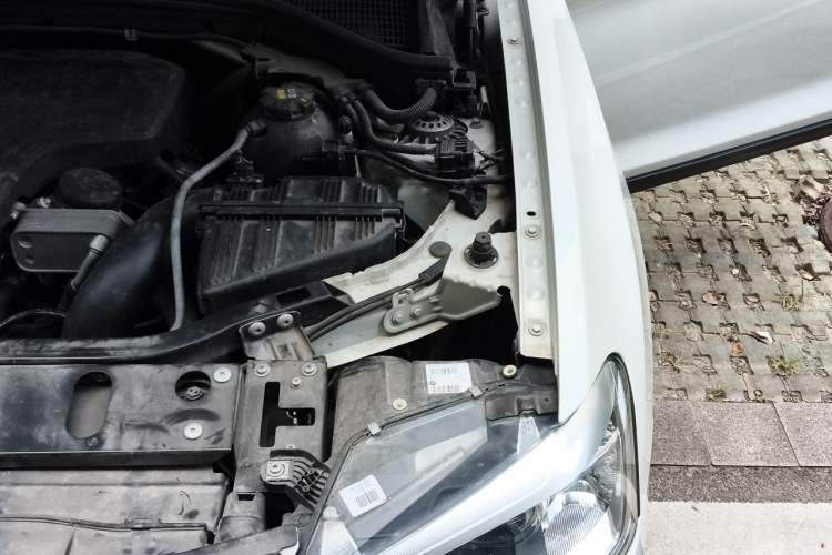 Used BMW X3 2016 sDrive20i Engine Bay Left