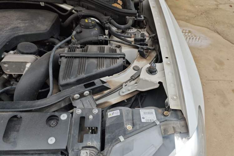 Used BMW X3 2016 sDrive20i Engine Bay Left