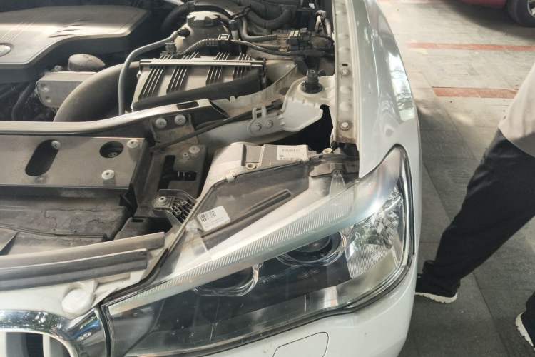 Used BMW X3 2016 sDrive20i Engine Bay Left