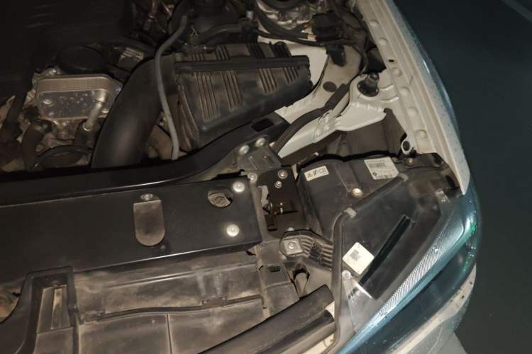 Used BMW X3 2016 sDrive20i Engine Bay Left