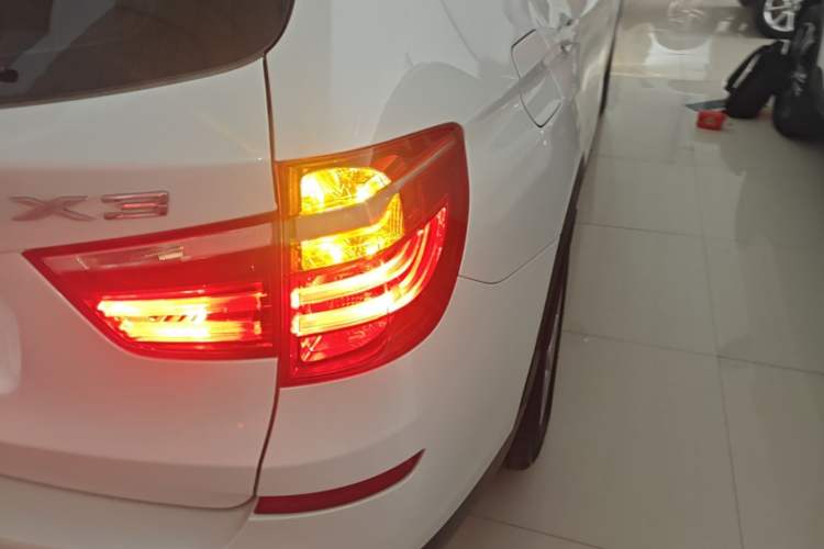 Used BMW X3 2016 sDrive20i Exterior 3
