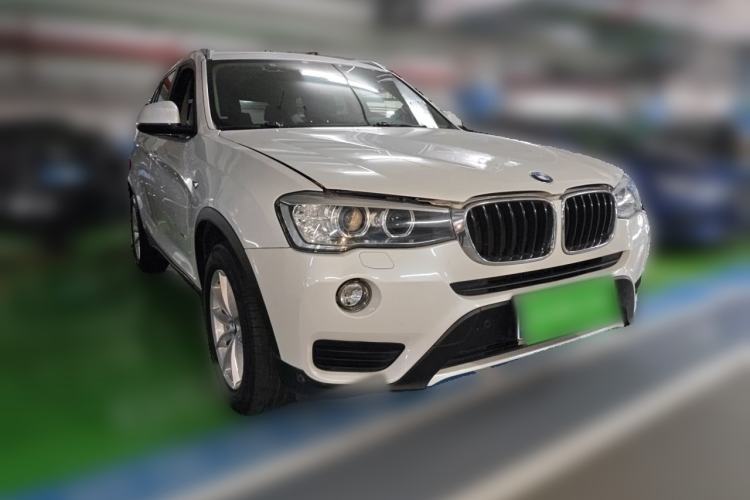 Used BMW X3  Front Right 45 Deg