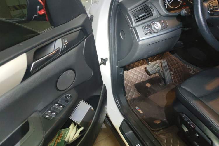 Used BMW X3 2016 sDrive20i Interior 3