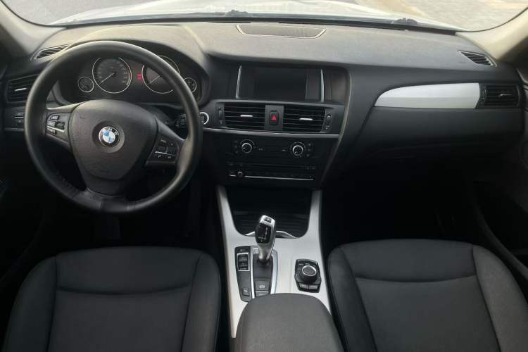 Used BMW X3 2016 sDrive20i Interior 4