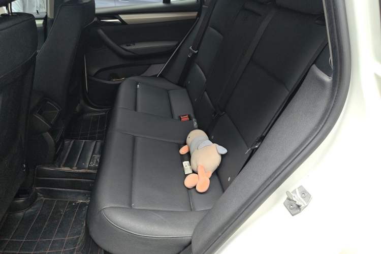 Used BMW X3 2016 sDrive20i Interior 4