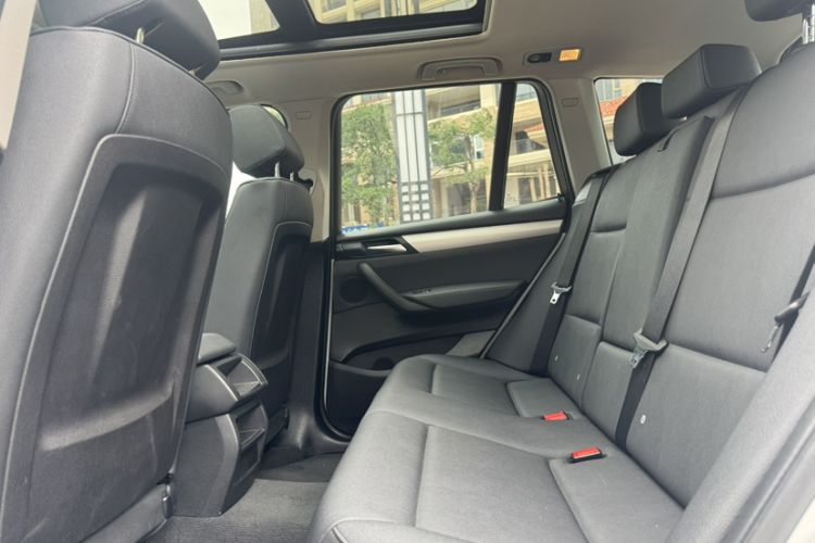 Used BMW X3 2016 sDrive20i Interior 5