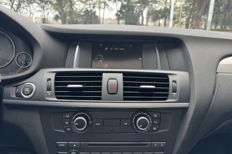 Used BMW X3 2016 sDrive20i Interior 6