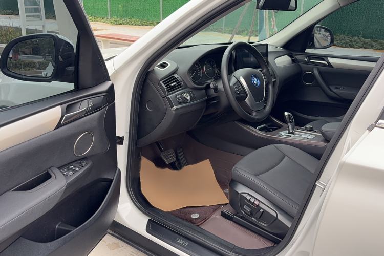 Used BMW X3 2016 sDrive20i Interior 8