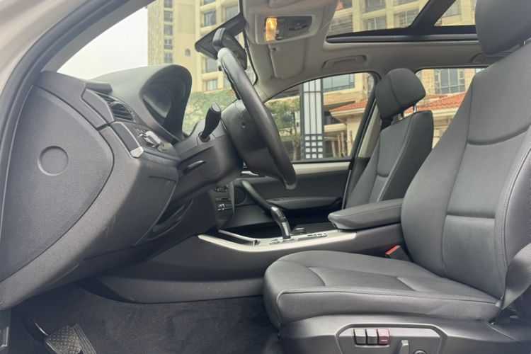 Used BMW X3 2016 sDrive20i Interior 9
