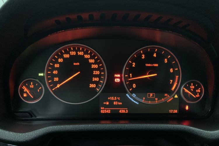 Used BMW X3 2016 xDrive20i M Sport Edition Odometer Close Up