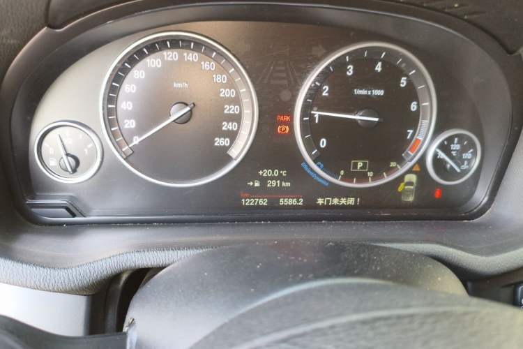 Used BMW X3 2016 sDrive20i Odometer Close Up