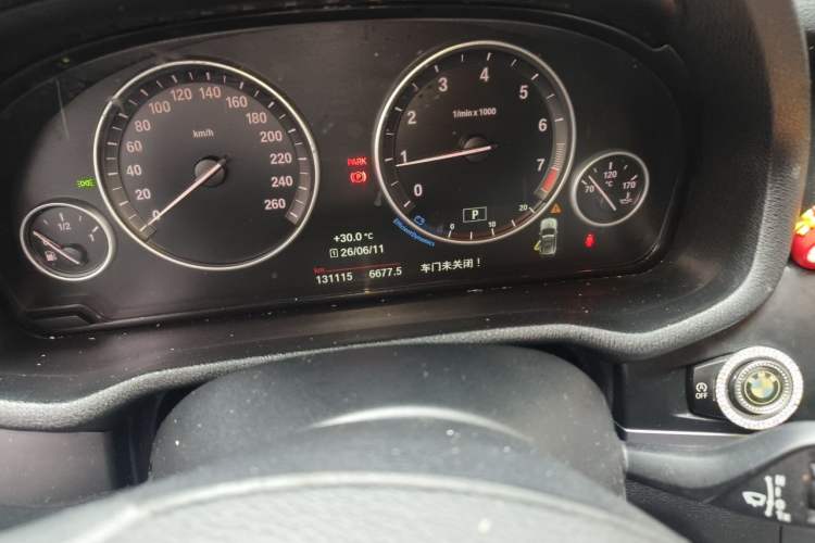 Used BMW X3 2016 sDrive20i Odometer Close Up