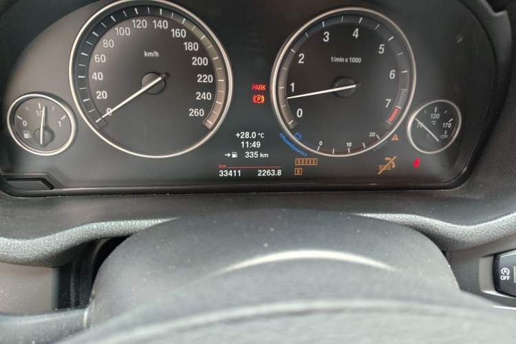 Used BMW X3 2016 sDrive20i Odometer Close Up