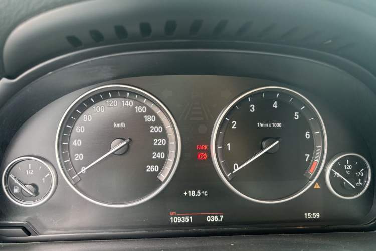 Used BMW X3 2016 xDrive20i M Sport Edition Odometer Close Up