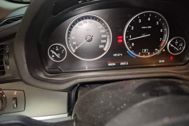 Used BMW X3 2016 sDrive20i Odometer Close Up