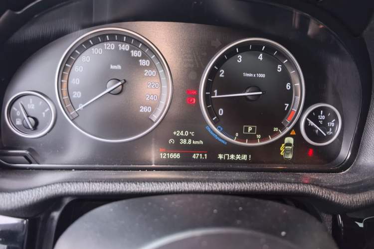 Used BMW X3 2016 xDrive20i M Sport Edition Odometer Close Up