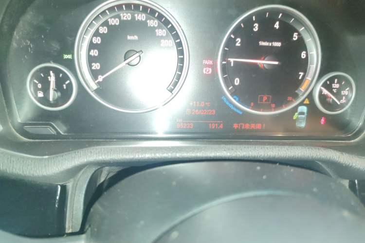 Used BMW X3 2016 xDrive20i M Sport Edition Odometer Close Up