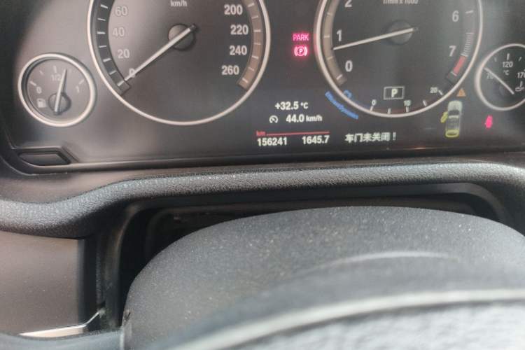 Used BMW X3 2016 sDrive20i Odometer Close Up