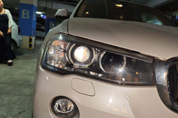 Used BMW X3 2016 sDrive20i Right Front Headlight