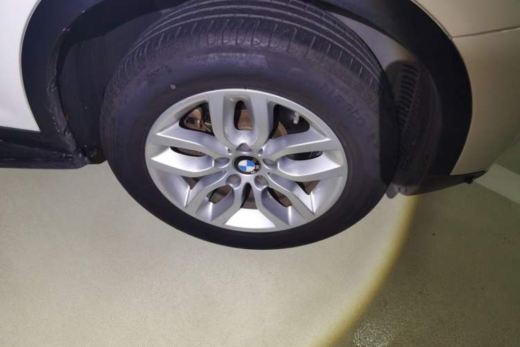 Used BMW X3  Right Front Wheel Hub