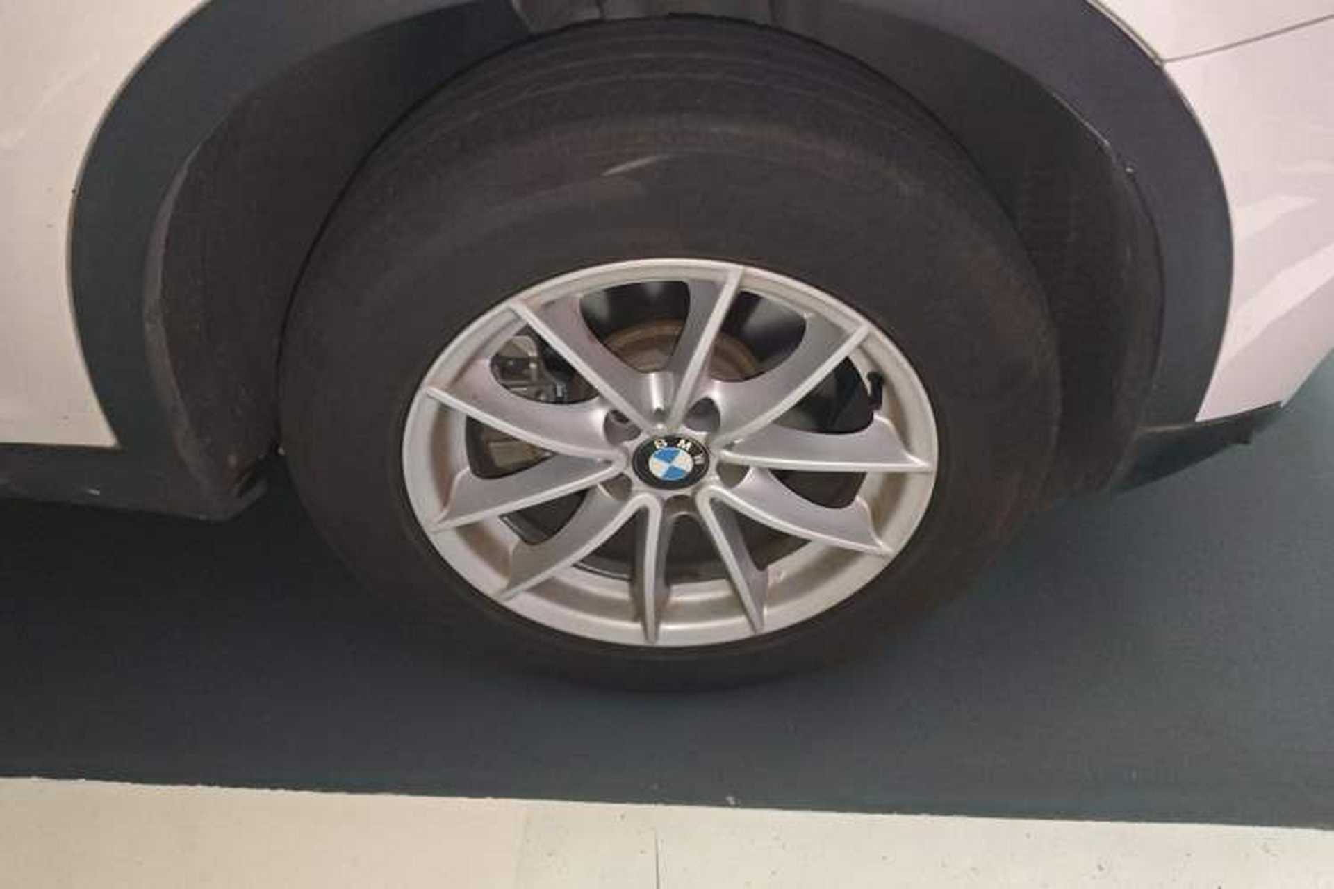Used BMW X3 2016 sDrive20i Right Front Wheel Hub