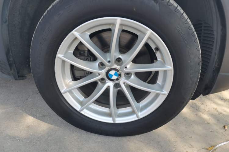 Used BMW X3 2016 sDrive20i Right Front Wheel Hub