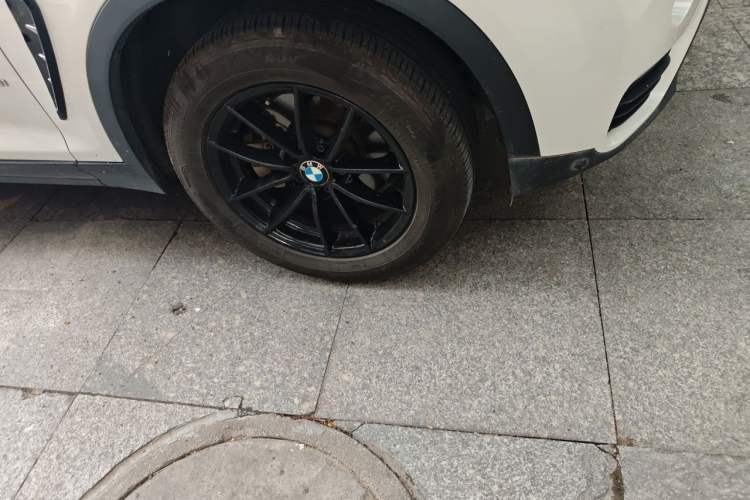 Used BMW X3 2016 sDrive20i Right Front Wheel Hub