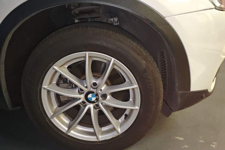 Used BMW X3 2016 sDrive20i Right Front Wheel Hub