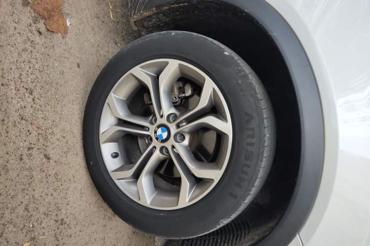 Used BMW X3 2016 sDrive20i Right Front Wheel Hub