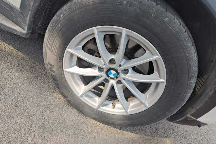 Used BMW X3 2016 sDrive20i Right Front Wheel Hub