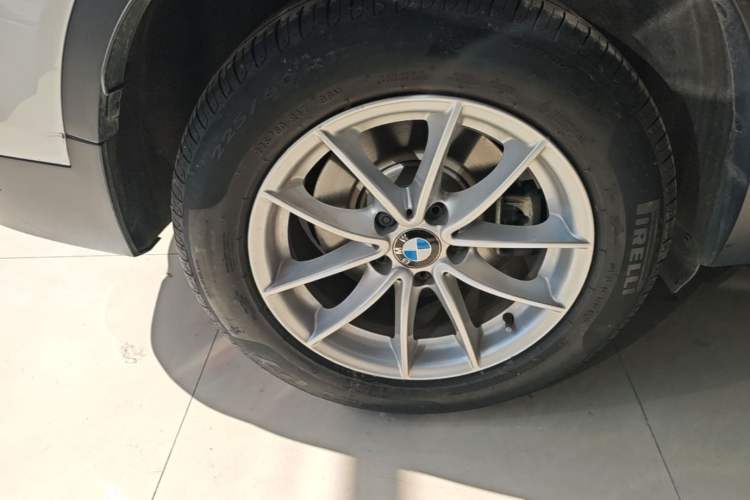 Used BMW X3 2016 sDrive20i Right Rear Wheel Hub