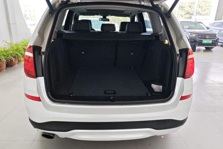 Used BMW X3 2016 sDrive20i Trunk